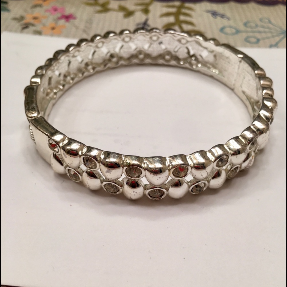 SILVER RHINESTONES HEART BRACELET